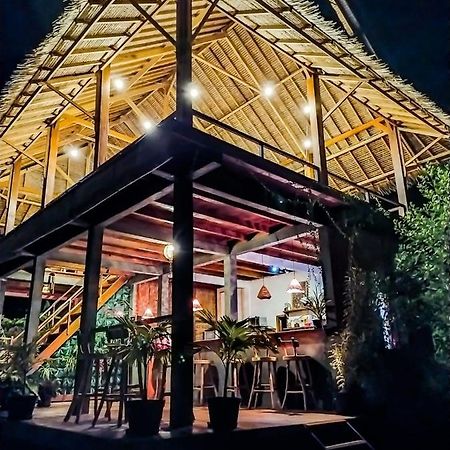 Basa-basi Lodge Karimunjawa Bagian luar foto