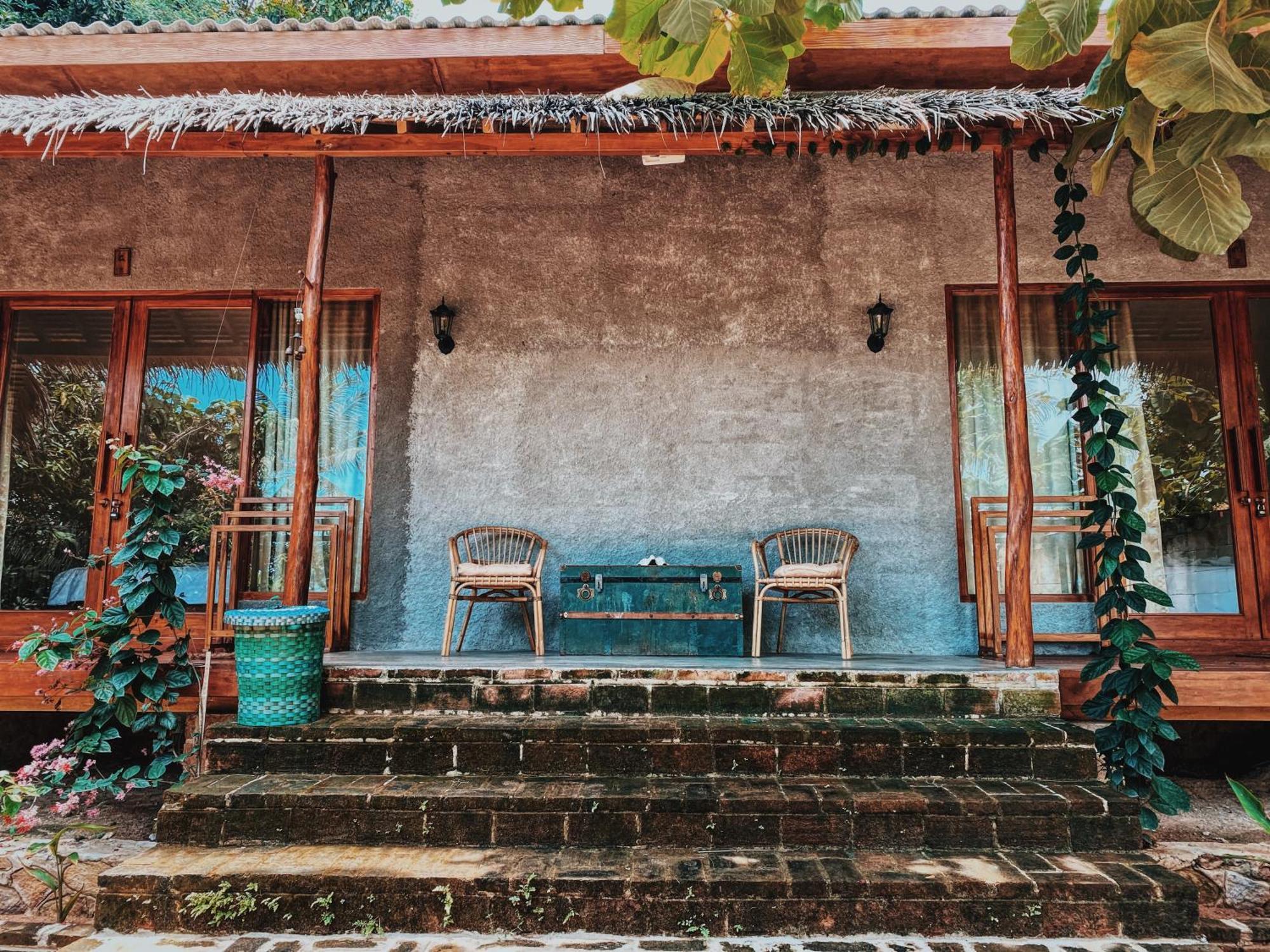 Basa-basi Lodge Karimunjawa Bagian luar foto