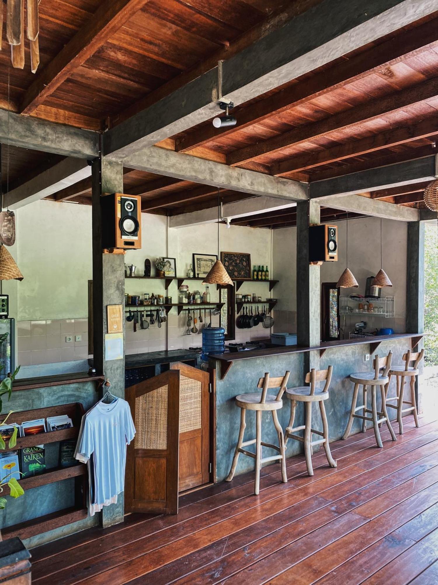 Basa-basi Lodge Karimunjawa Bagian luar foto