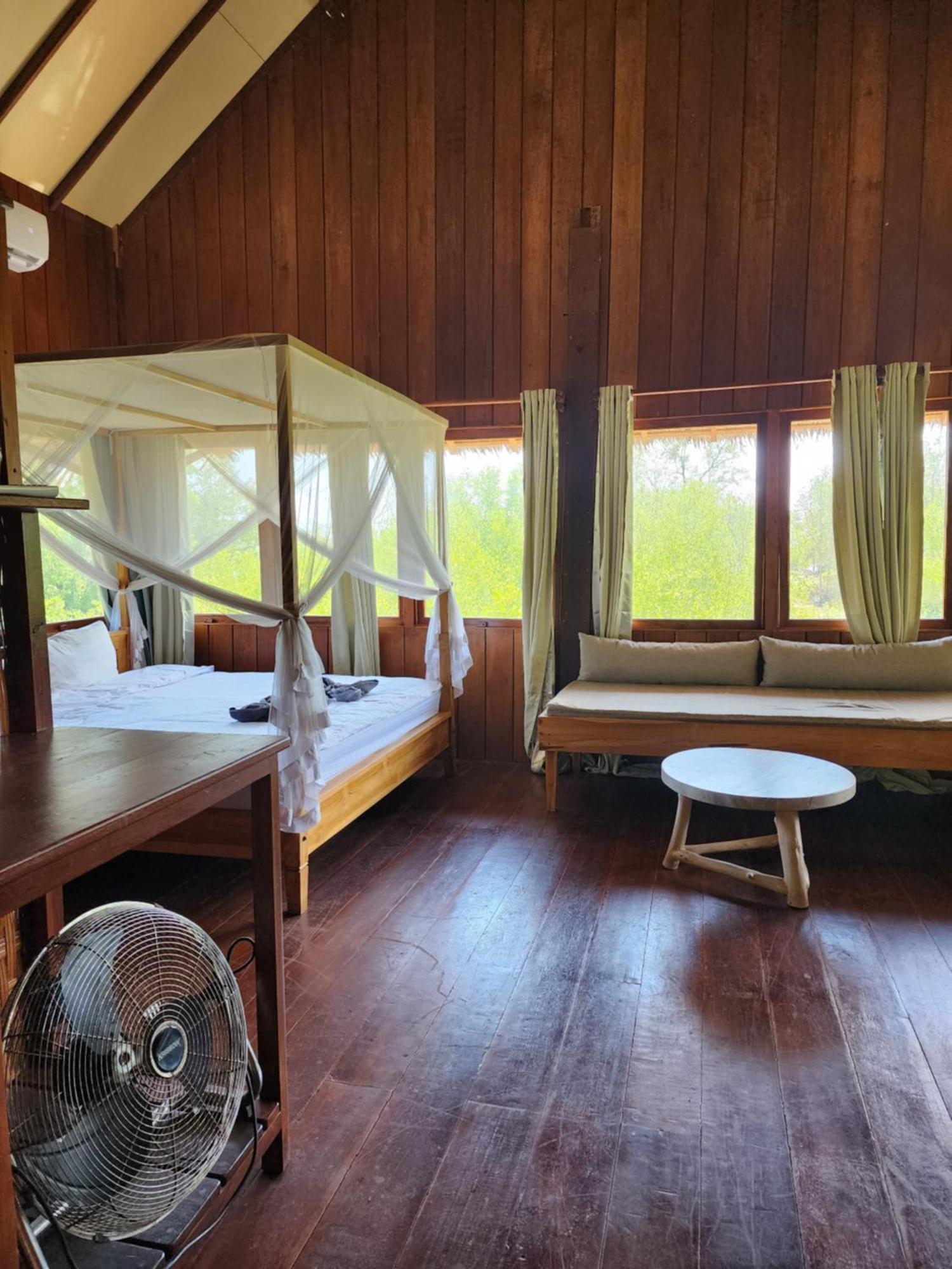 Basa-basi Lodge Karimunjawa Bagian luar foto