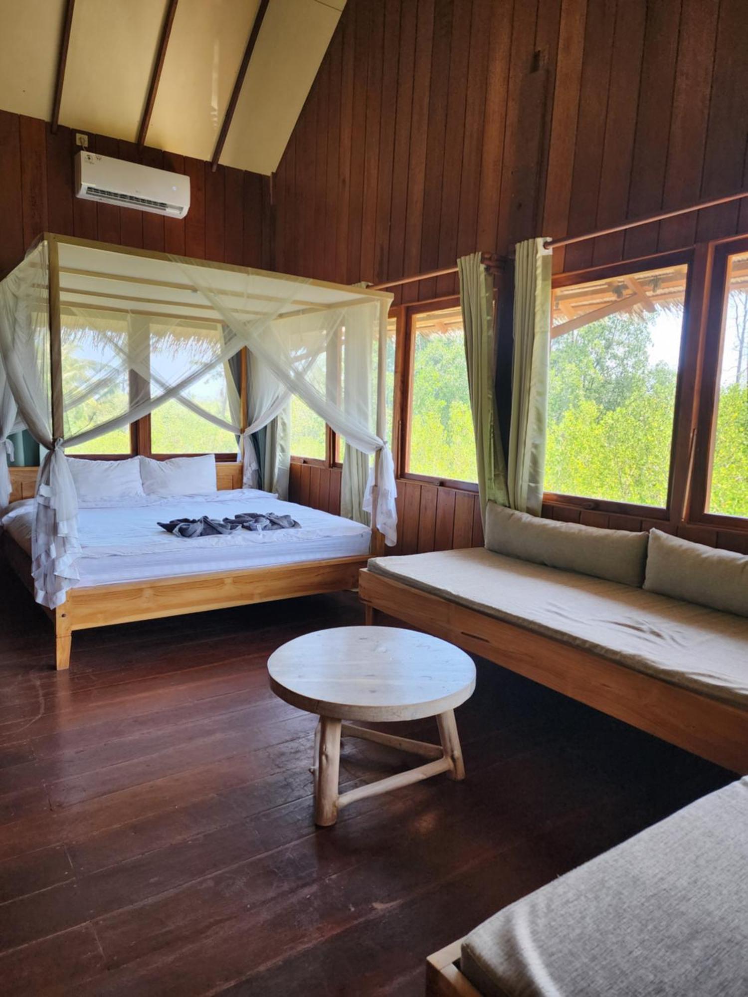 Basa-basi Lodge Karimunjawa Bagian luar foto