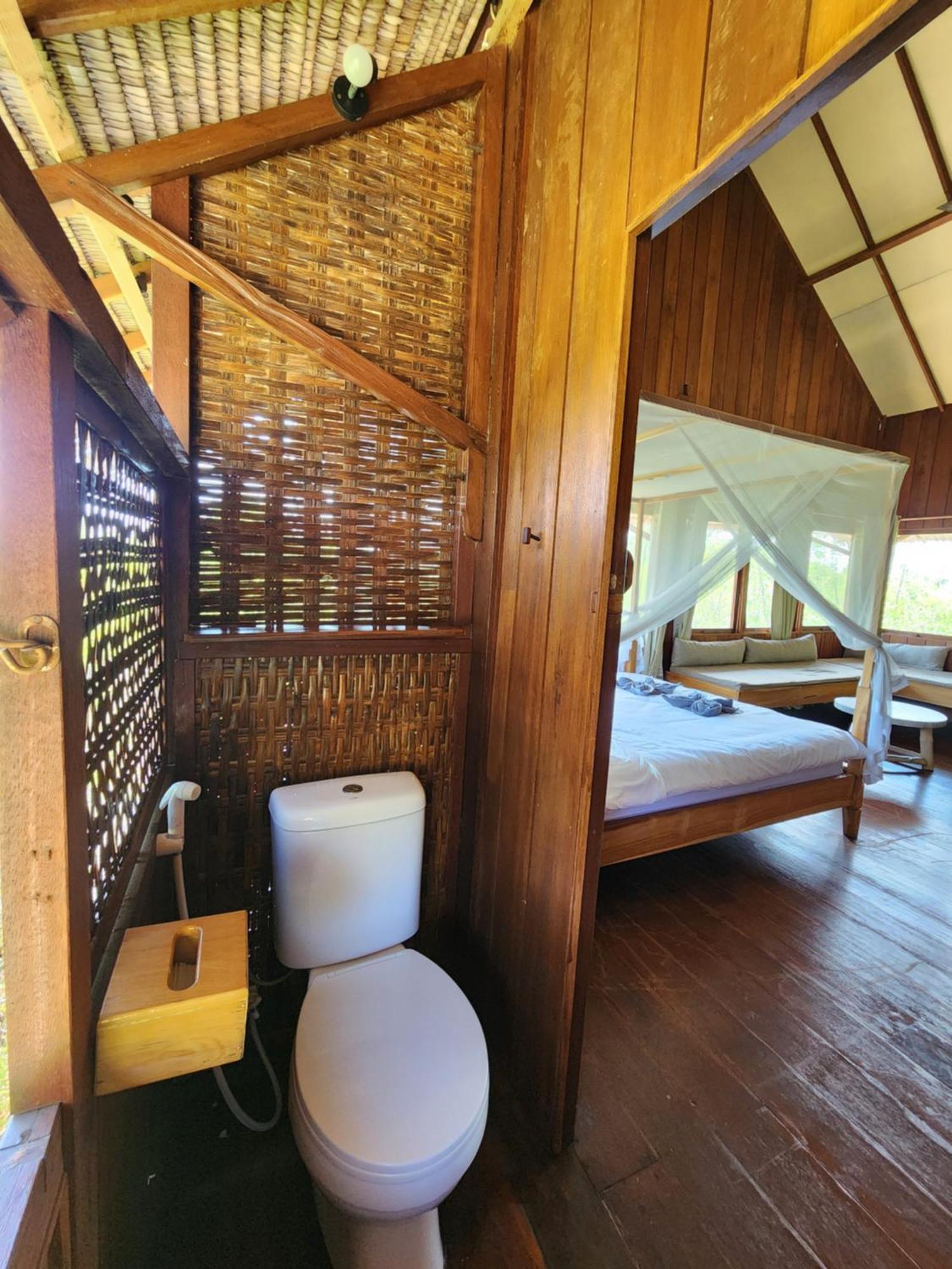 Basa-basi Lodge Karimunjawa Bagian luar foto