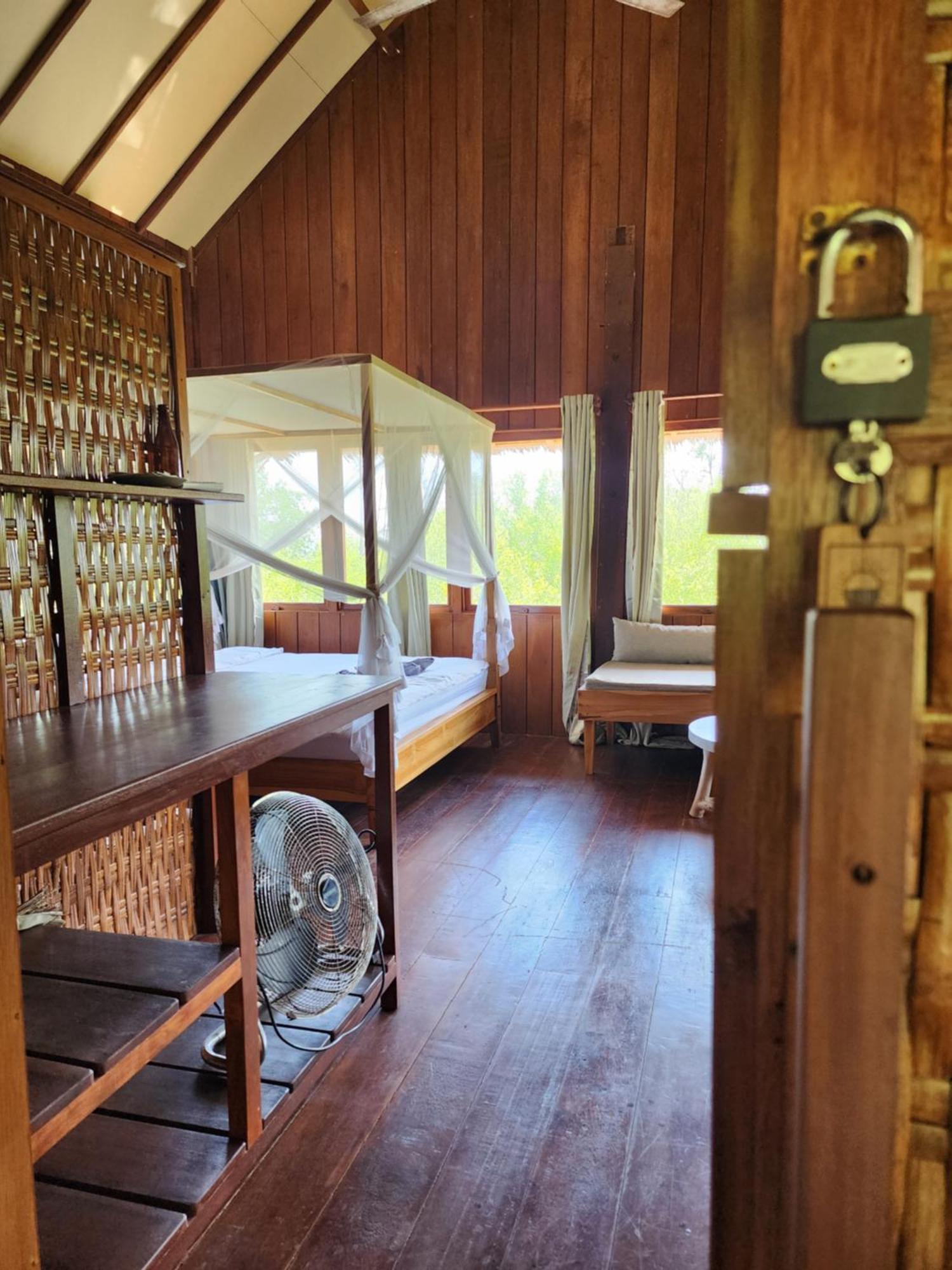 Basa-basi Lodge Karimunjawa Bagian luar foto
