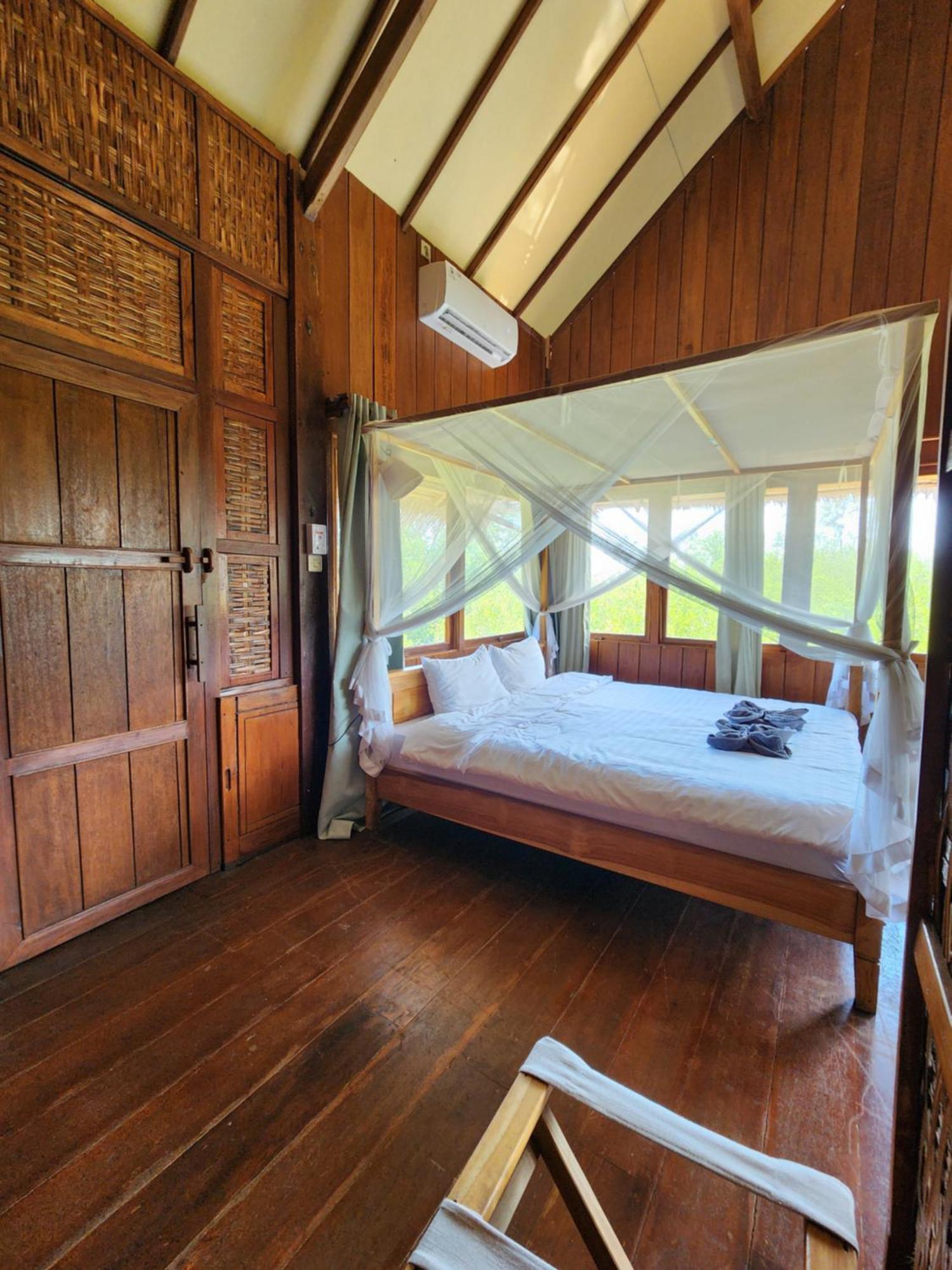 Basa-basi Lodge Karimunjawa Bagian luar foto